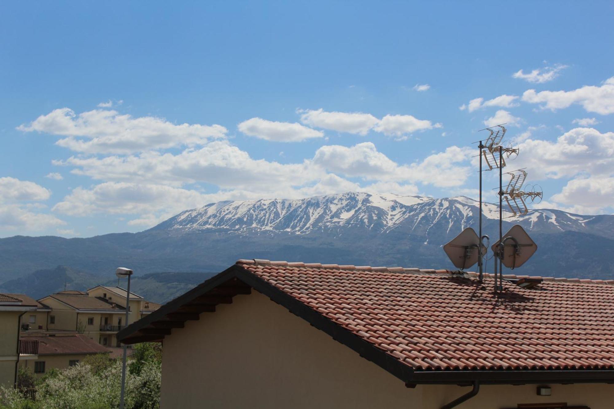 La Nuova Dimora B&B ลาควิลา ภายนอก รูปภาพ